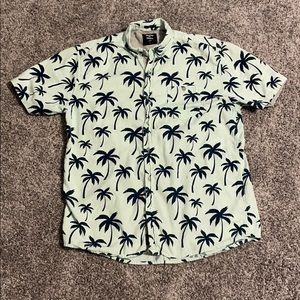 Men’s slim fit button up